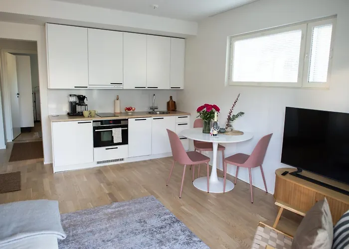 2 Bedroom Rose Charm - By University