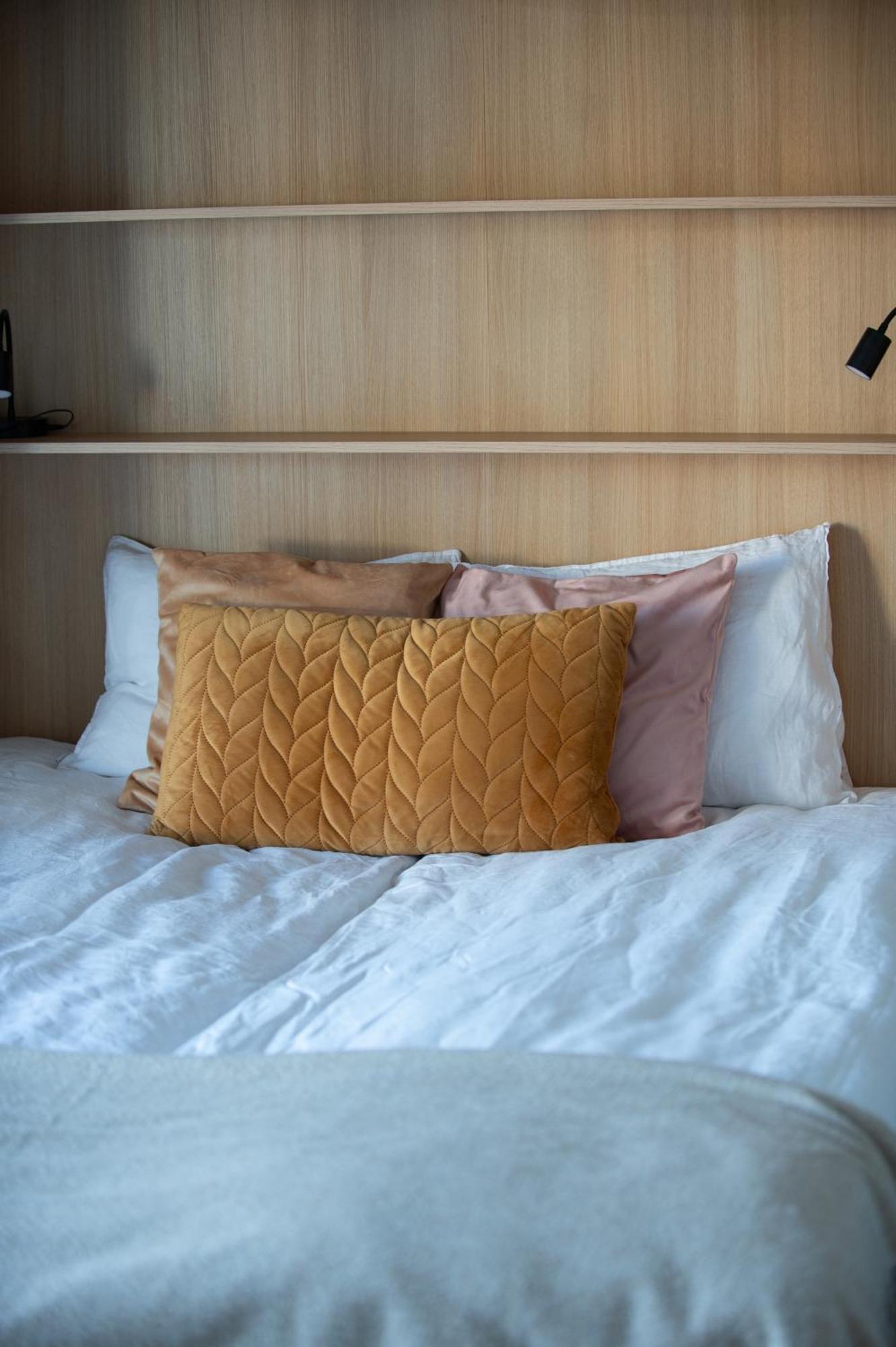 2 Bedroom Rose Charm - By Apartment
