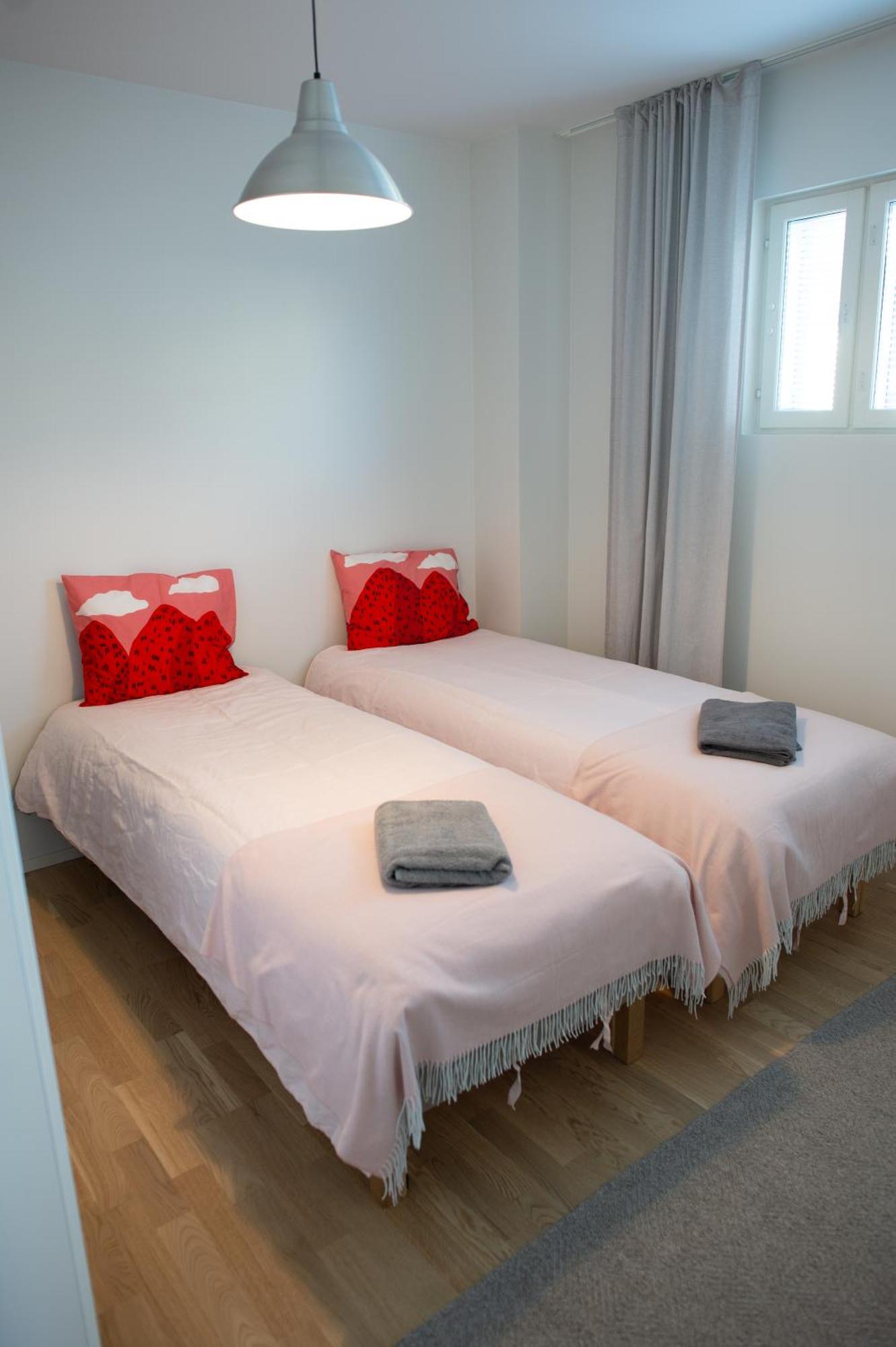 Apartment 2 Bedroom Rose Charm - By *