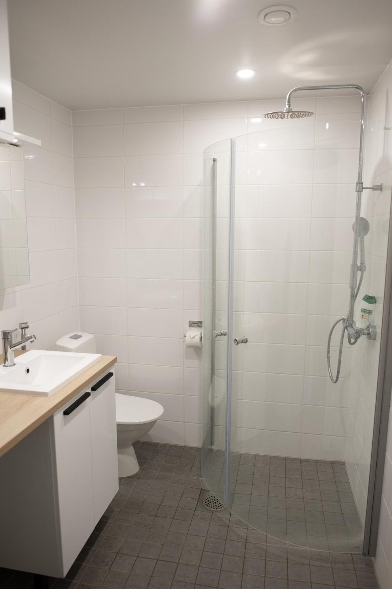 2 Bedroom Rose Charm - By Apartment *